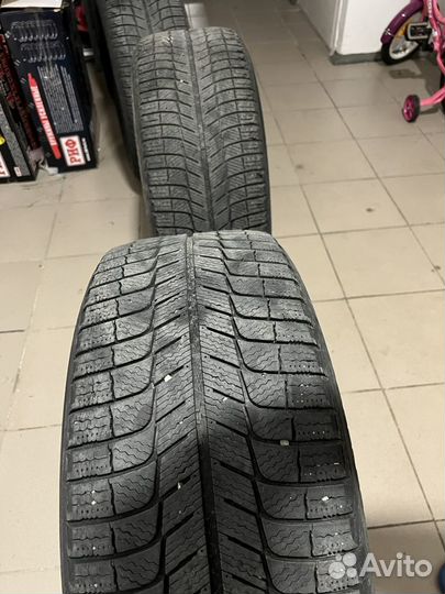 Michelin X-Ice XI3 235/55 R17 99H