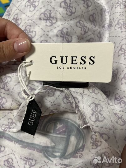 Платок guess