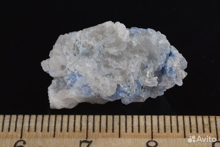 Кварц с дюмортьеритом. Лот №825