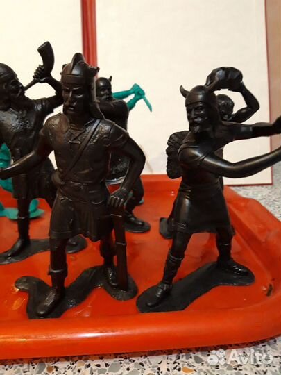 Солдатики большие