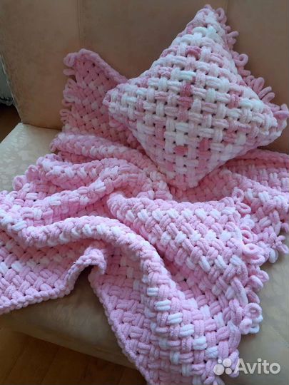 Плед плюшевый с подушкой