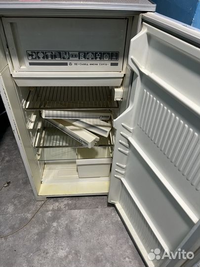 Холодильник на запчасти