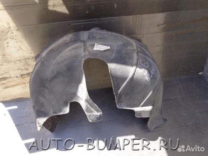 Skoda Yeti 2009- Локер заднии правыи