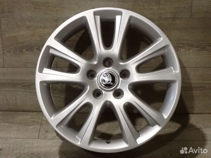 Комплект дисков R17 Skoda Octavia A5 оригинал 2к