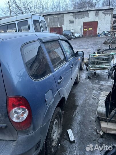 Niva chevrolet в разбор 2011 год