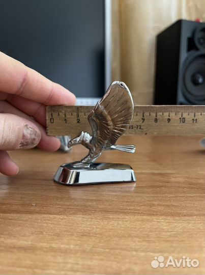 Эмблема статуэтка орёл