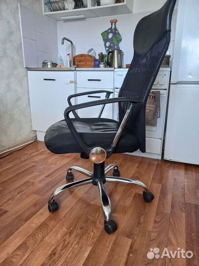 Компьютерное кресло