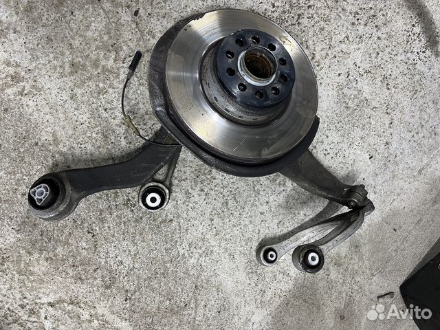 Кулак поворотный передний Bmw 5-Series G30