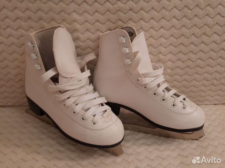 Коньки фигурные детские (на р.28/29)