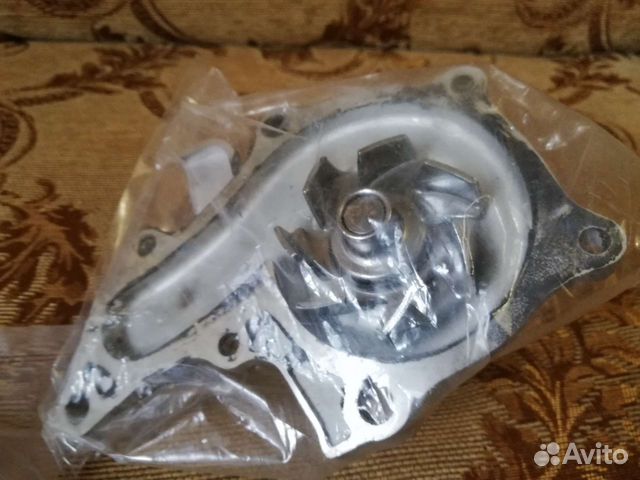 Помпа для Тойота Карина Е, Авенсис, Королла