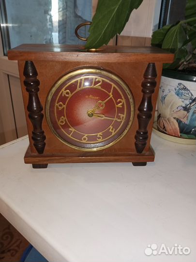 Часы настольные 