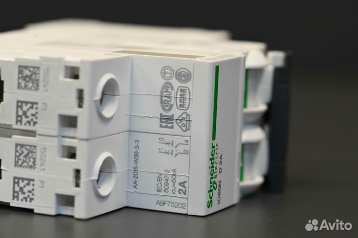 Schneider Electric A9F75202 новый, 15 шт