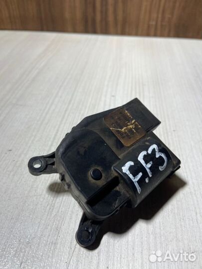Моторчик заслонки отопителя Ford Focus 3