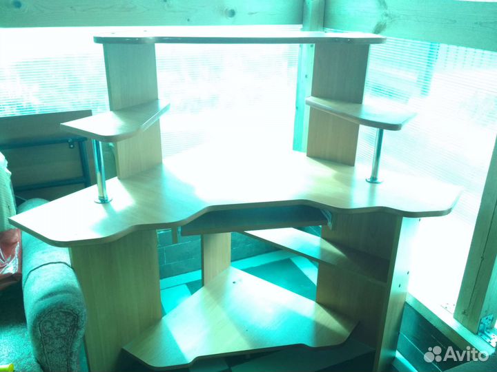 Компьютерный стол