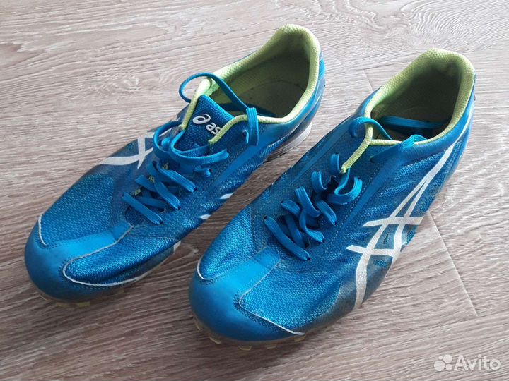 Шиповки для легкой атлетики asics,есть 35 размер