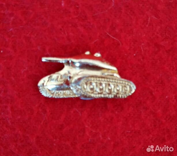 Танк в петлицу красноармейца ркка