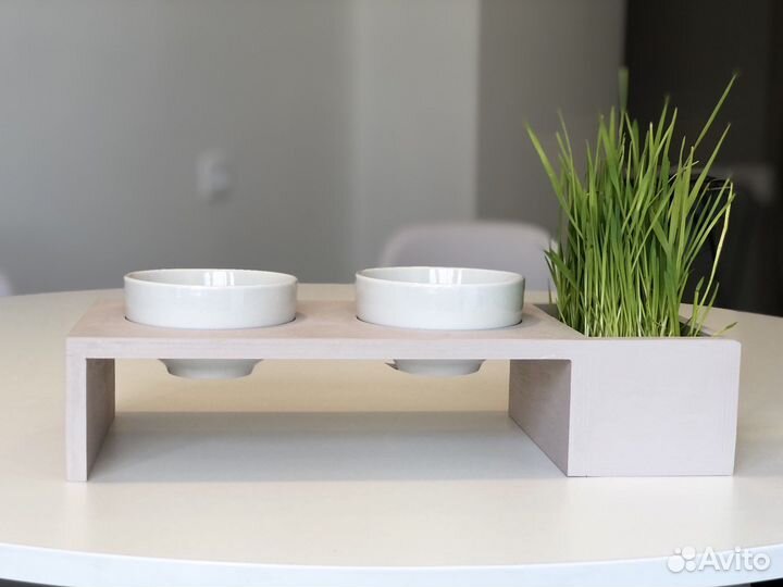 Двойная миска для кошек на подставке