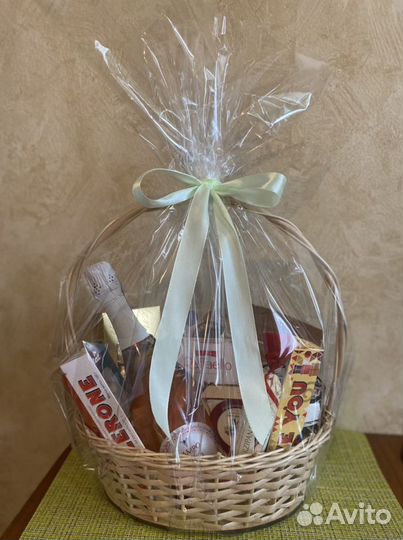 Подарочные корзины,киндер большой