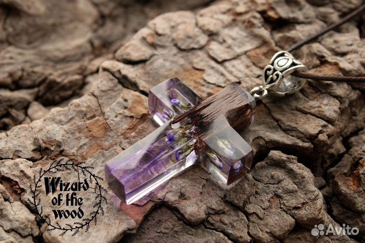 Украшения из ювелирной смолы ручной работы