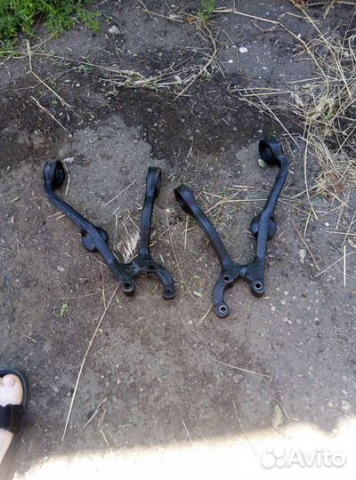 Рычаги верхние 2121, поворотные кулаки