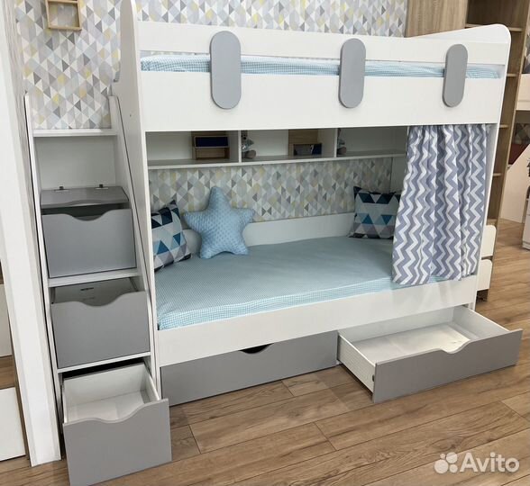 Двухъярусная кровать