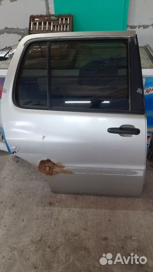 Двери,Toyota raum exz10