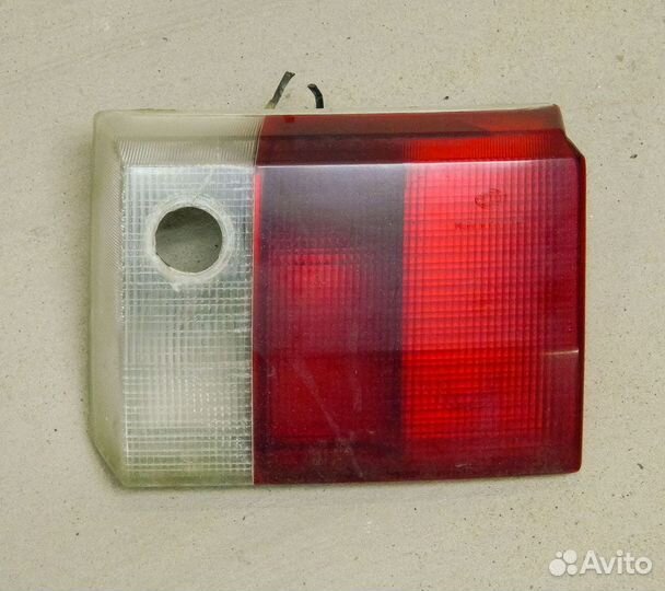 Фонарь правый внутренний Audi 80 B3 (дефект)