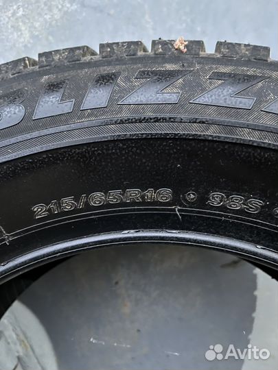 Bridgestone Blizzak Revo GZ 215/65 R16