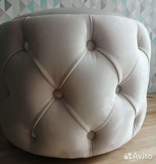 Пуф пуфик новый в каретной стяжке