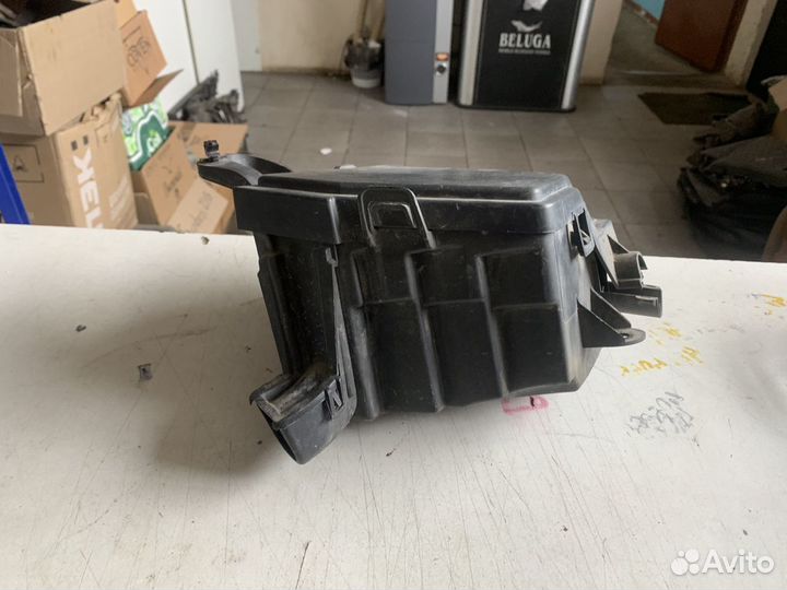 Корпус блока предохранителей Renault Duster