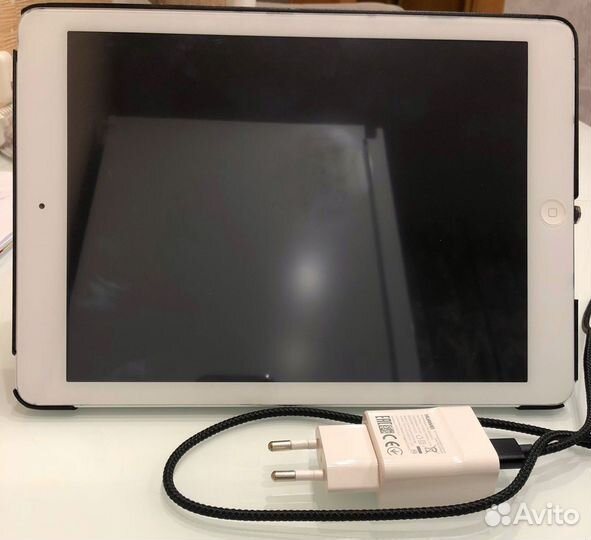 iPad air 64 gb (Wi-Fi +Cellular)