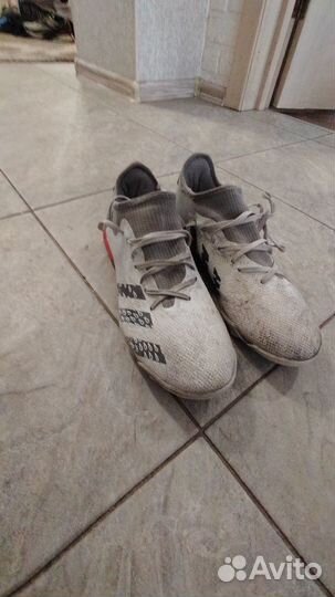 Бутсы футбольные сороконожки