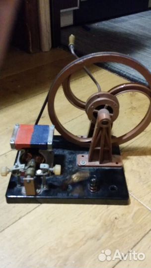 Электрогенератор ручной лабораторный СССР