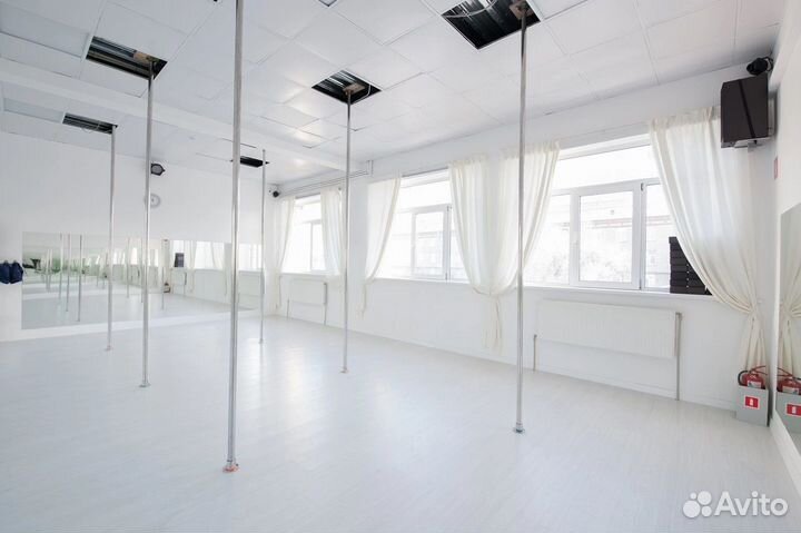 Администратор в школу танцев Pole Dance