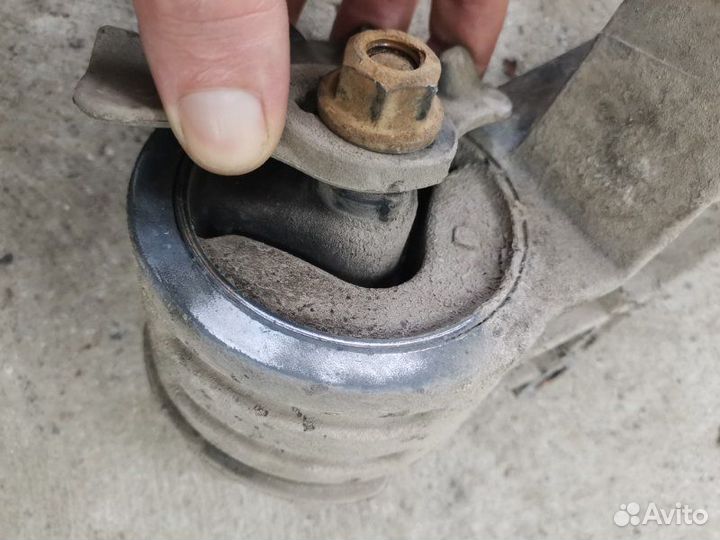 Подушка двигателя левая Chery Qq6 S21 седан