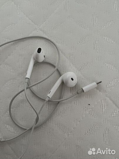 Наушники earpods проводные на iPhone