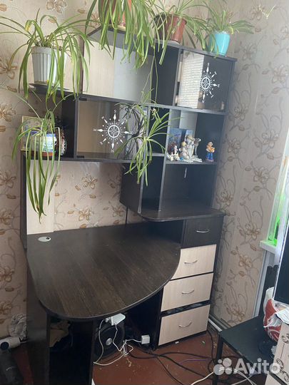 Письменный стол