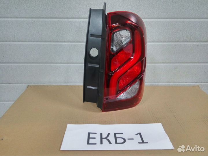 Фонарь правый Renault Duster 1 2011