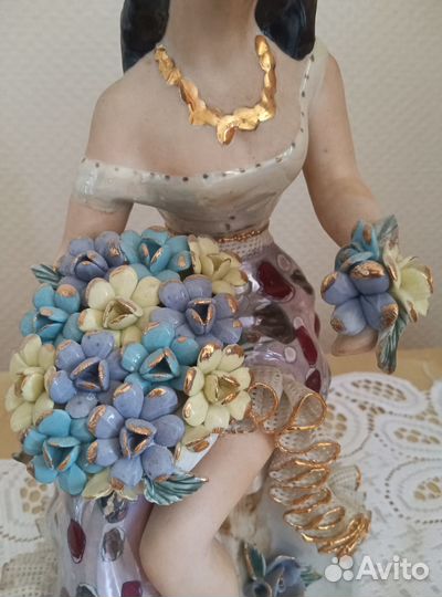 Фарфоровая статуэтка. Цыганка