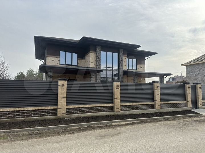 Дом 170 м² на участке 5 сот.