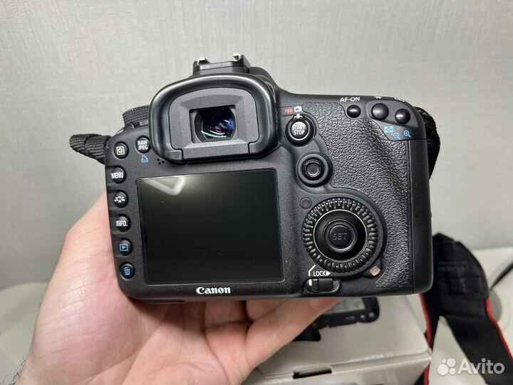 Фотоаппарат Canon EOS 7D (пробег 22445) идеал