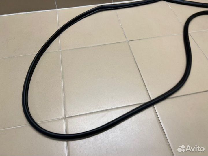 Уплотнитель двери задний левый Kia Seltos 6000 км