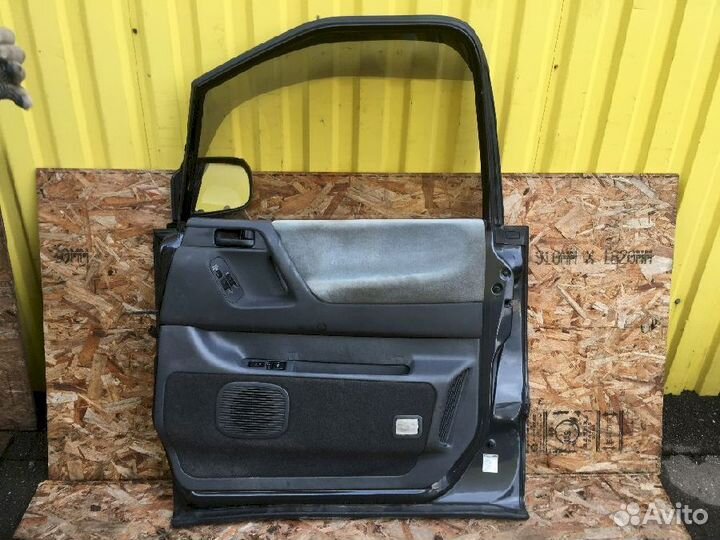 Дверь передняя правая Toyota Estima Emina CXR20