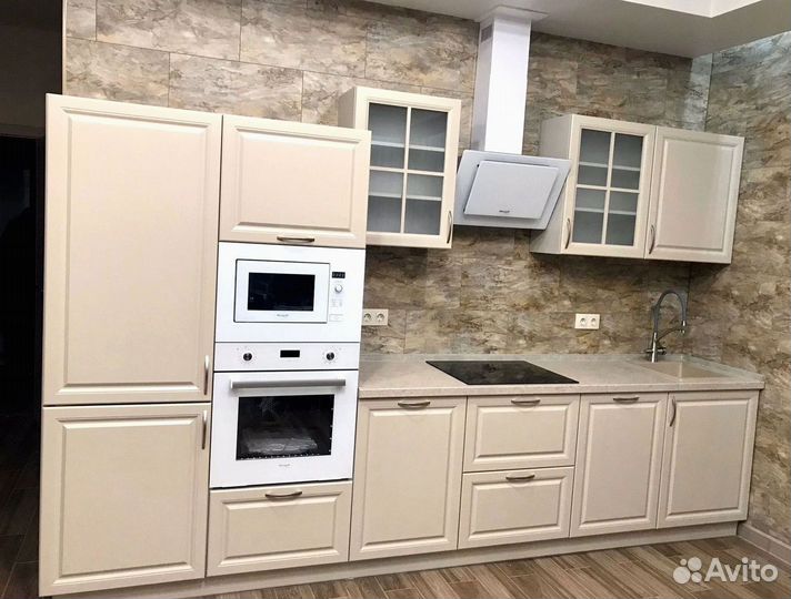 Кухонный гарнитур в современном стиле на заказ