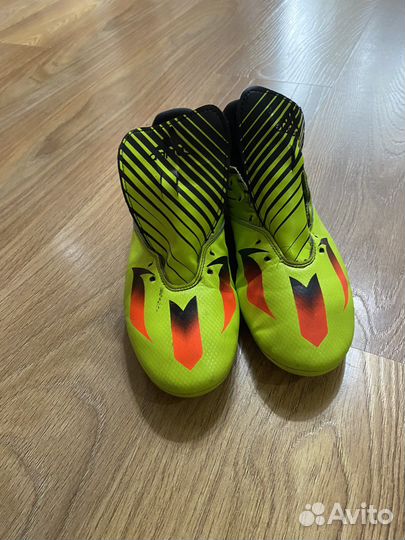 Бутсы adidas полупрофесиональные 42,5 размера