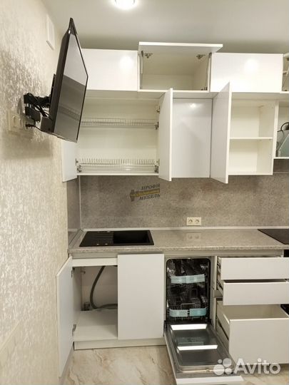 Кухня белая