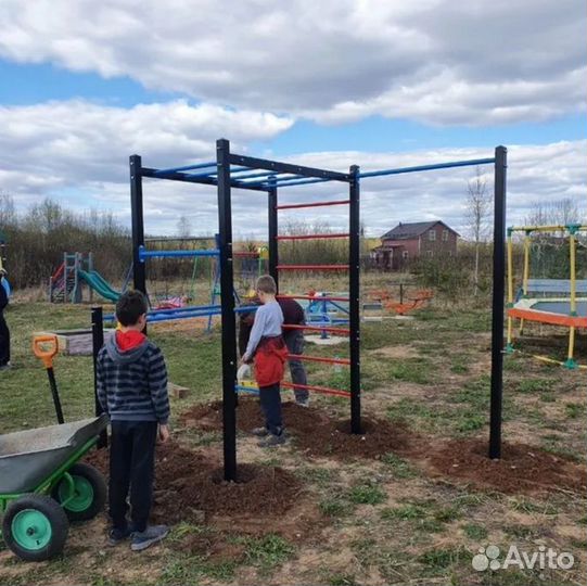 Площадка для занятий воркаут турники брусья