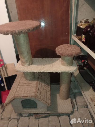Домик для кота с когтеточкой