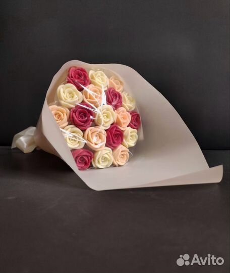 Букет - 19 Роз из Белого Шоколада