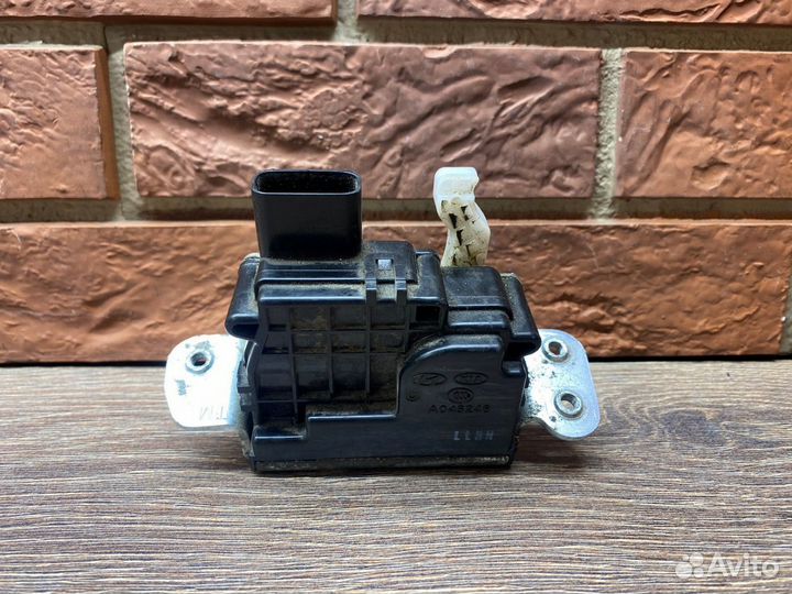 Замок багажника Kia Carnival 2020+